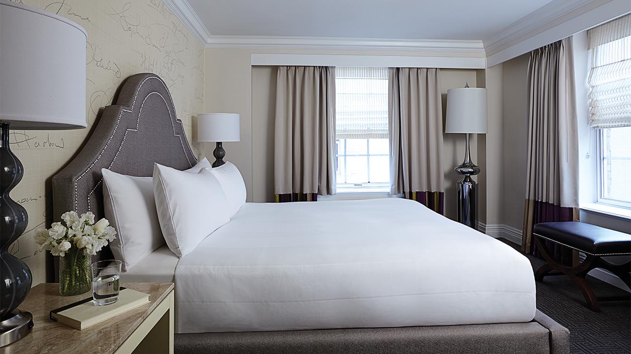 Bedroom (Executive King Suite)